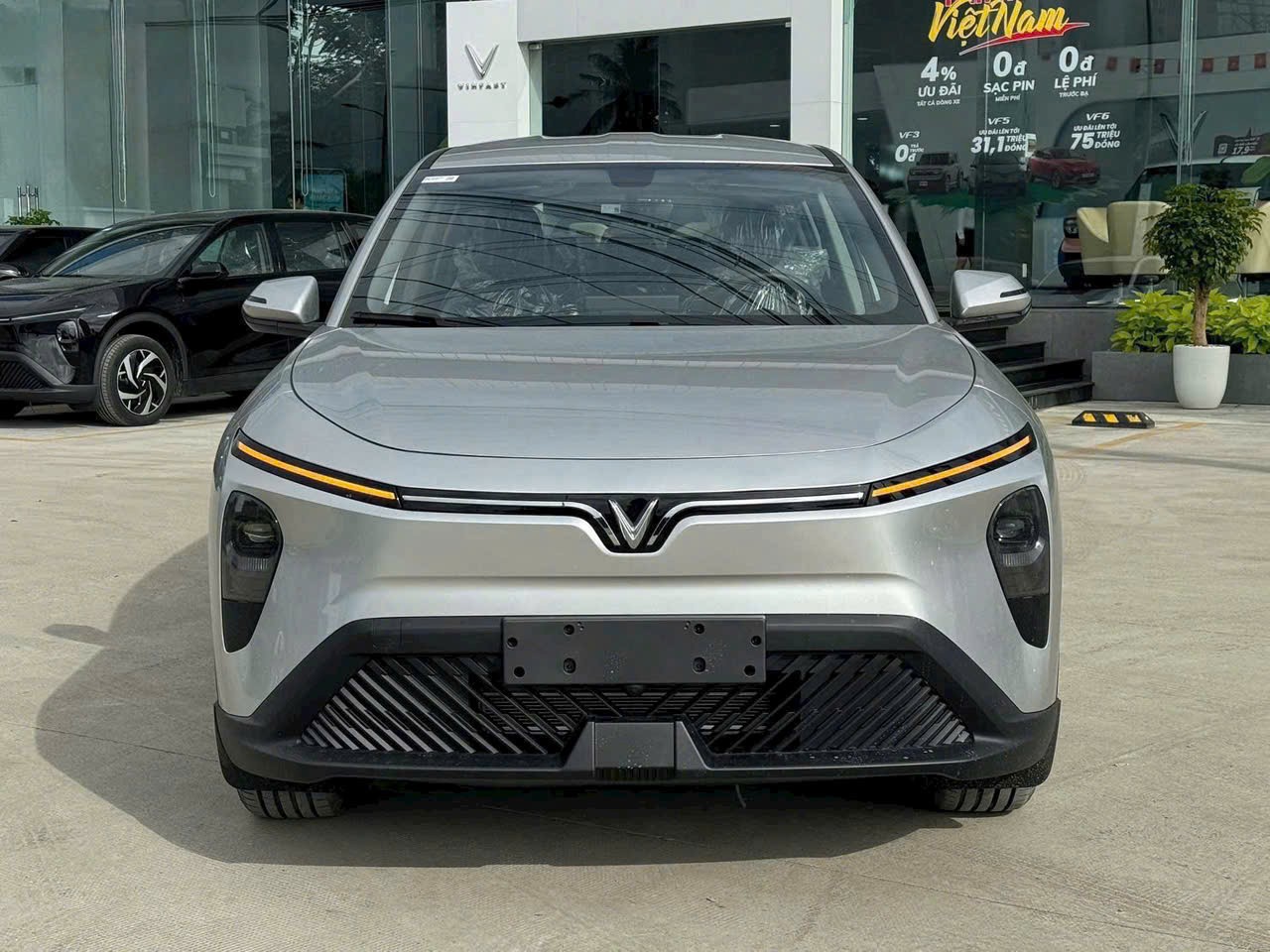 Thuê xe 7 chỗ tự lái VinFast Limo Green - Xe điện tiết kiệm